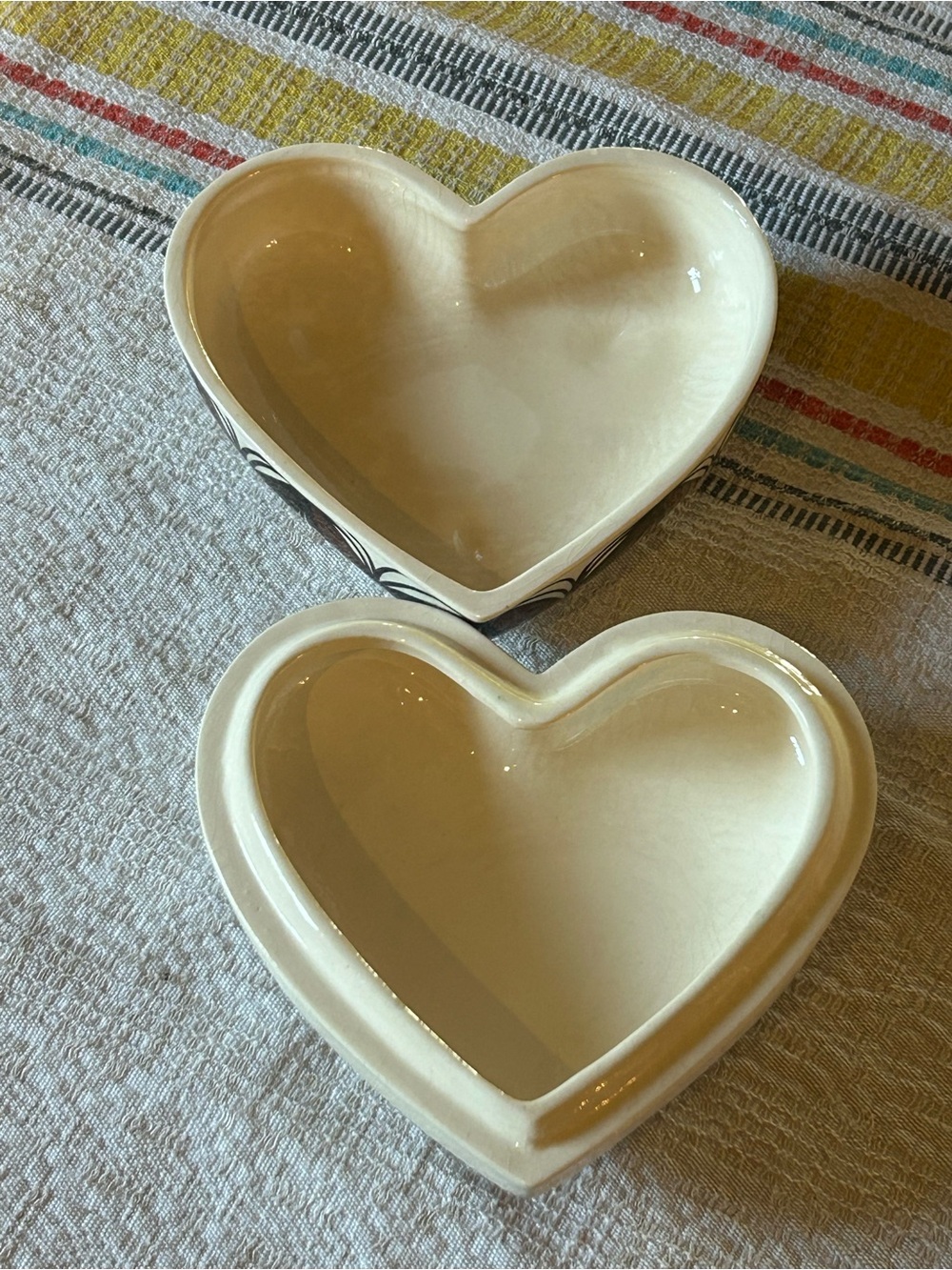 Heart-Shaped Ceramic Trinket Box with Brown Floral Design - Picture 3 of 5